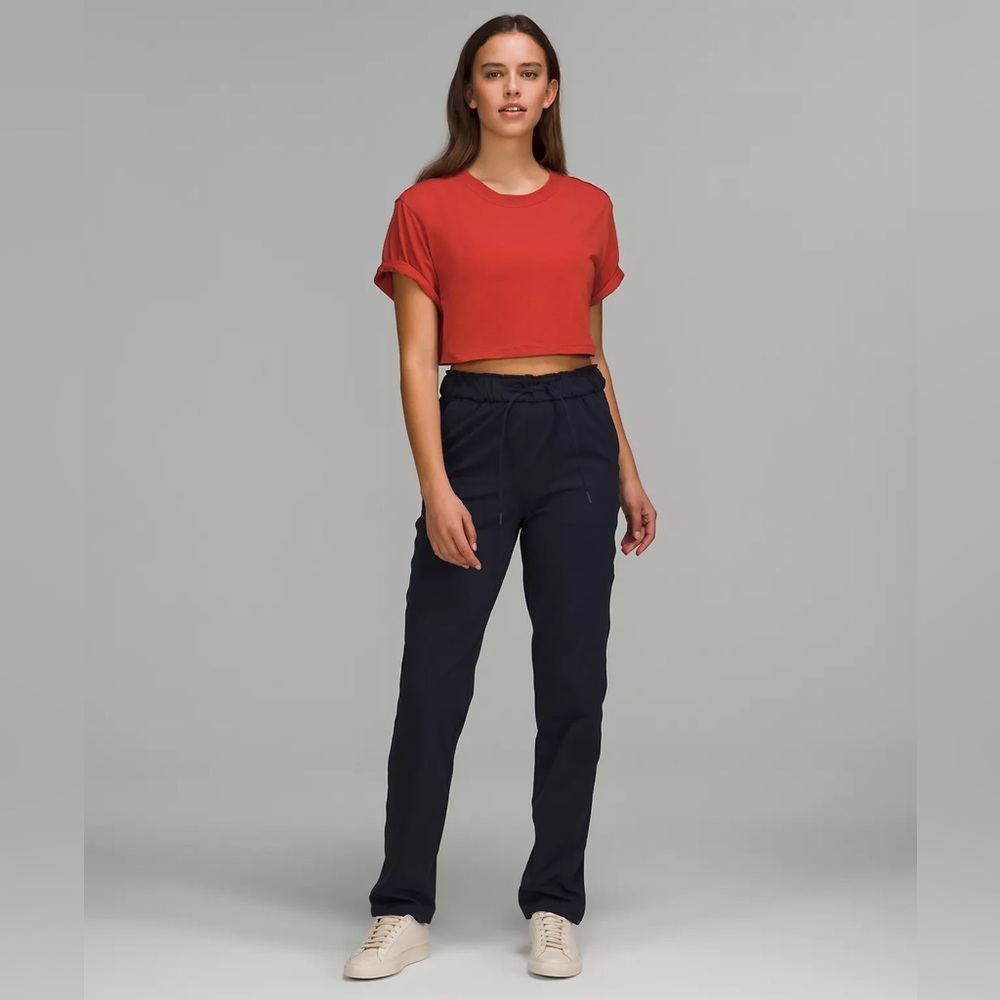 Lululemon Tapered-Leg Mid-Rise Pant 7/8 Length
Luxtreme